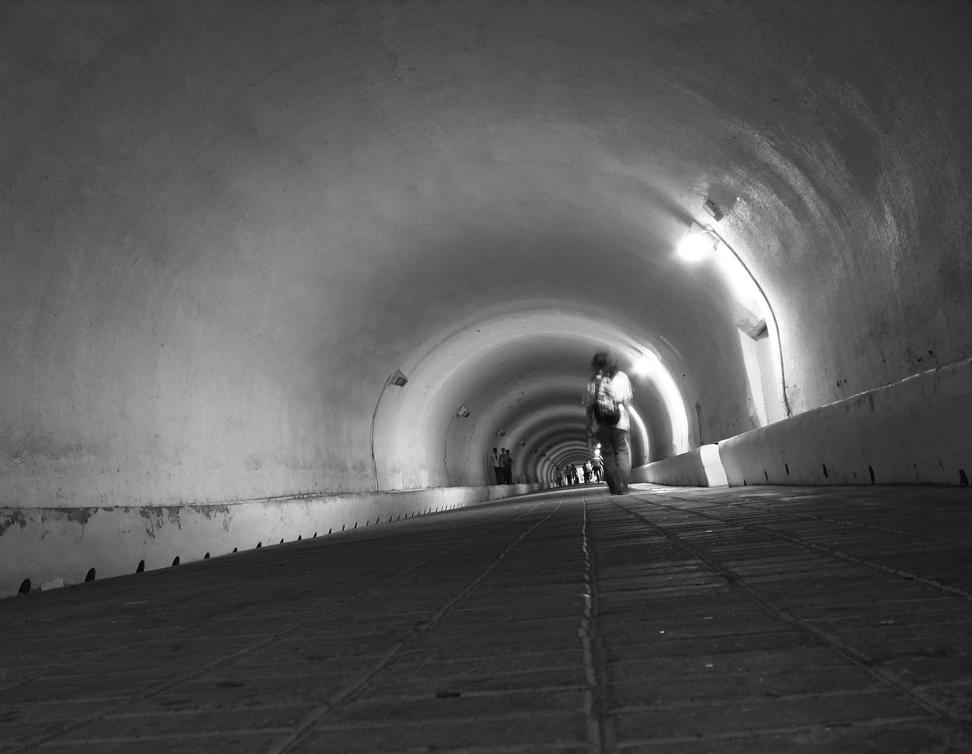 延安新区隧道工程渗漏问题：施工缝防渗漏策略解析