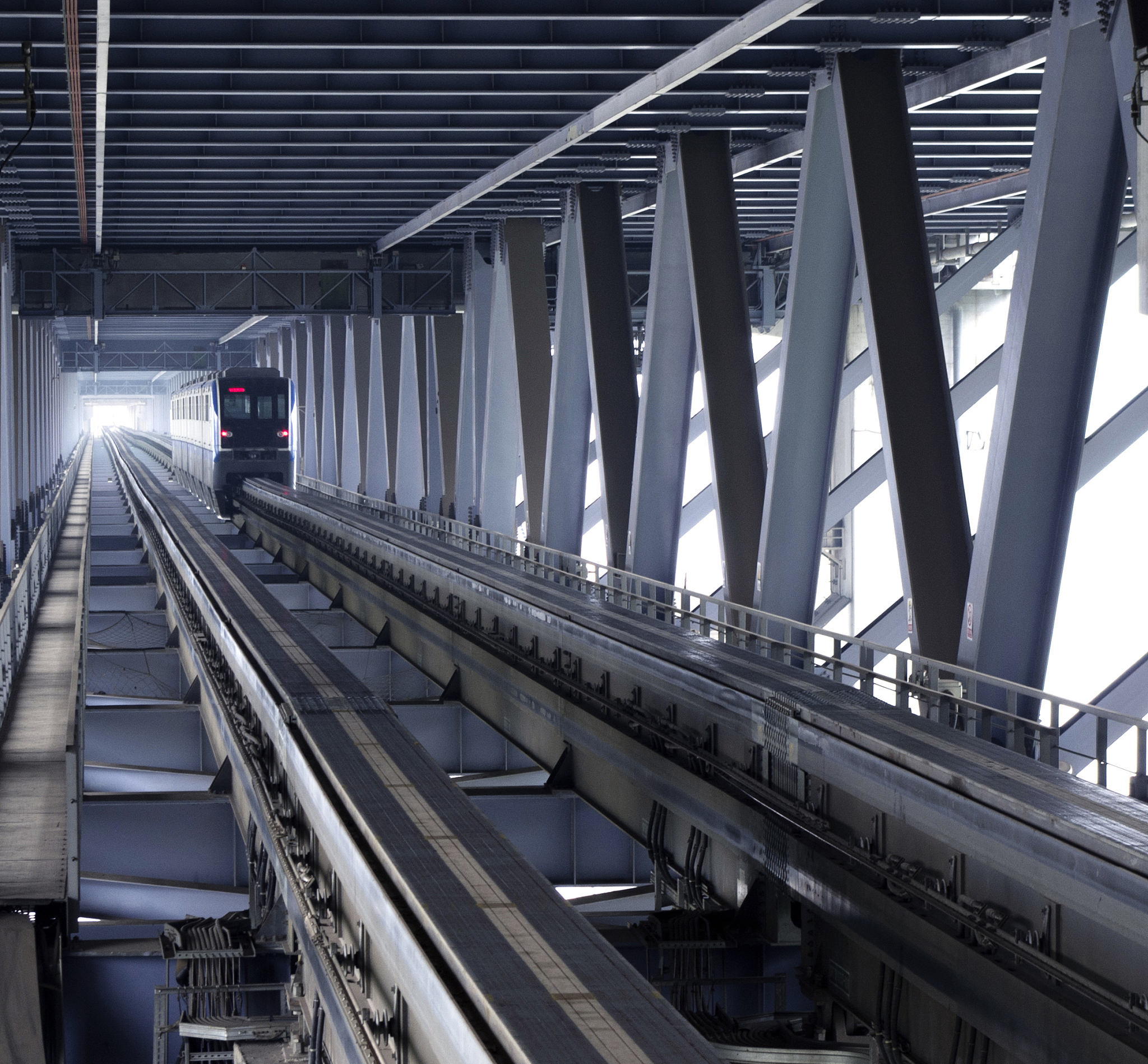 重庆轻轨专业招生要求：报考条件和专业素质解析