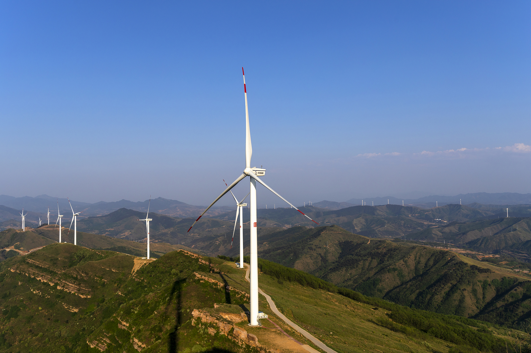 你现在正在撰写论文《大唐平罗发电车间电力线路过载原因及维护对策分析》请对其52 展望进行写作保证其内容合理性：