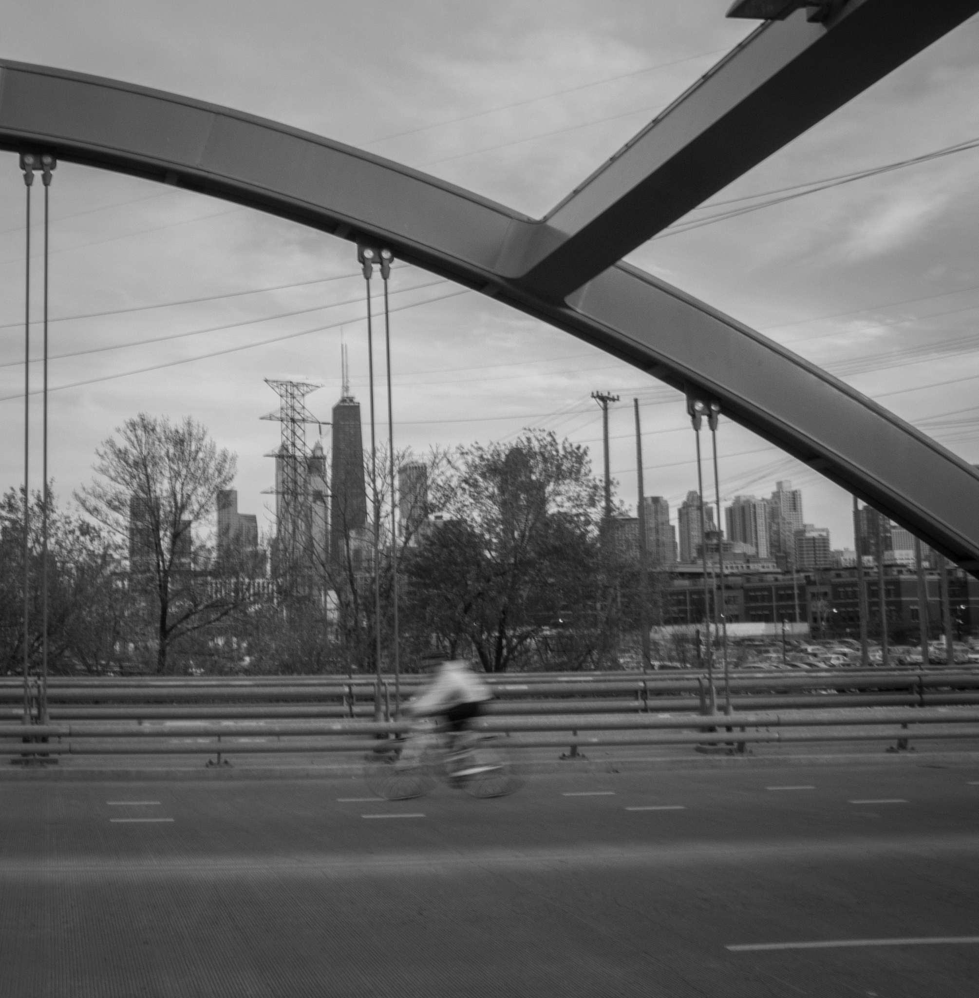 人物立绘黑白构成技巧：线条、灰度、空间与细节