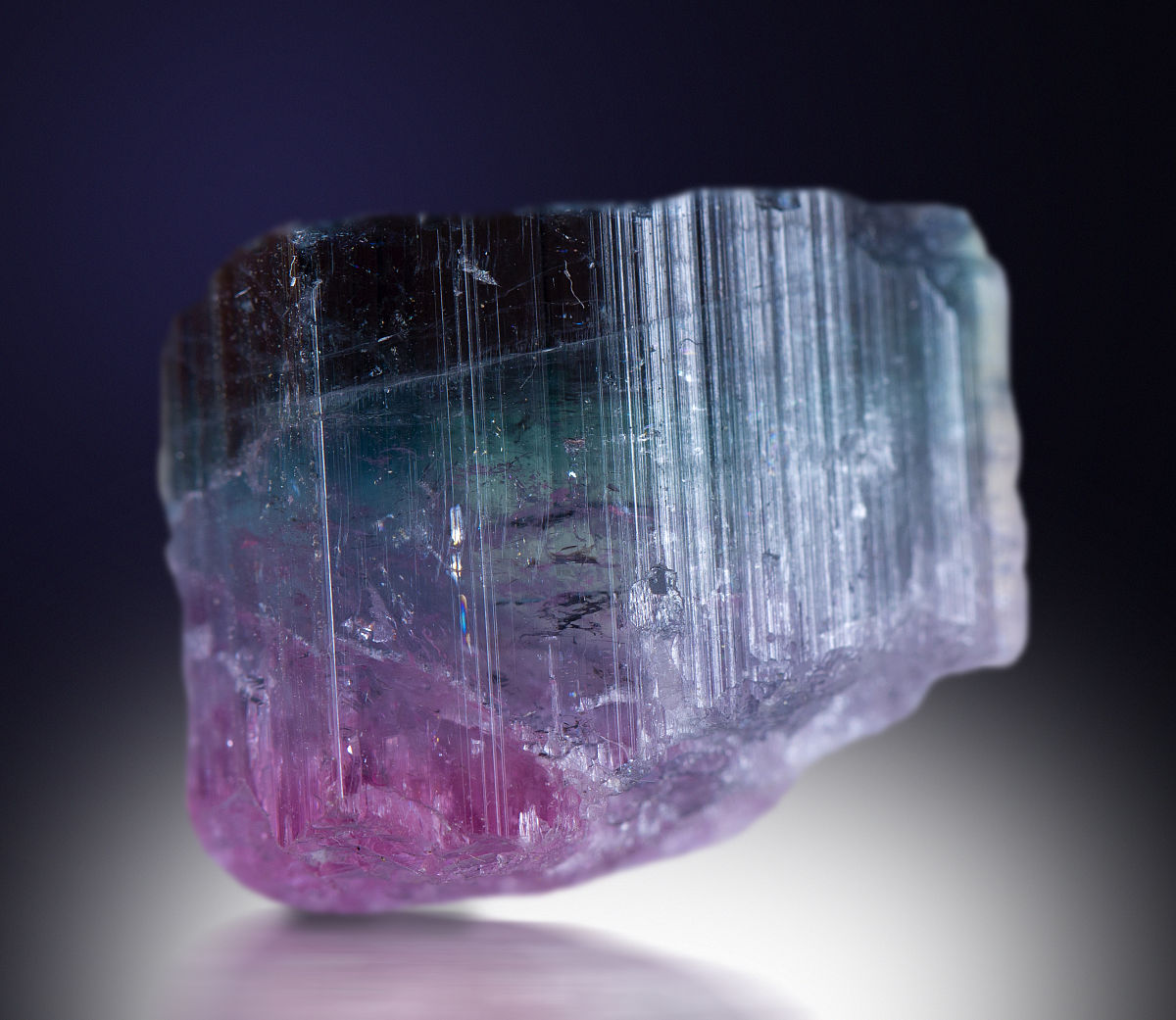 人名Alcryst的来源是什么提示与矿石有关