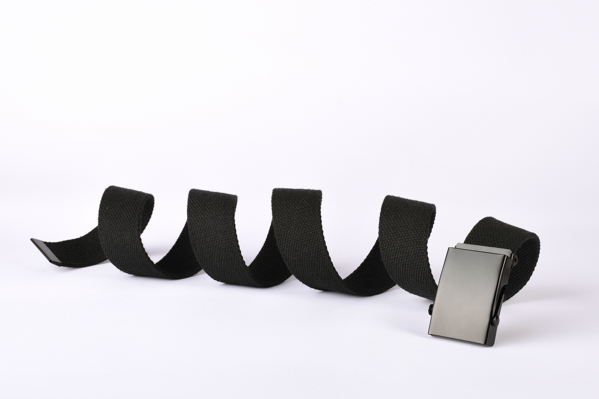 像这种卡扣类的小发明不涉及那种机械发明化工类那种就一个大学生的发明计划也能得到一定的关注和应用价值。这种发明虽然看似简单但却能够解决人们日常生活中的实际问题提高生活质量。例如一款名为轻松卡扣的小发明它是一种可以自动调节长度的卡扣可以用于衣服、鞋子、帽子等物品的固定和调节。这种卡扣采用了一种新型的材料和结构设计使得卡扣可以自动调节长度无需手动调节使用起来更加方便快捷。这种小发明的应用范围非常广泛可以