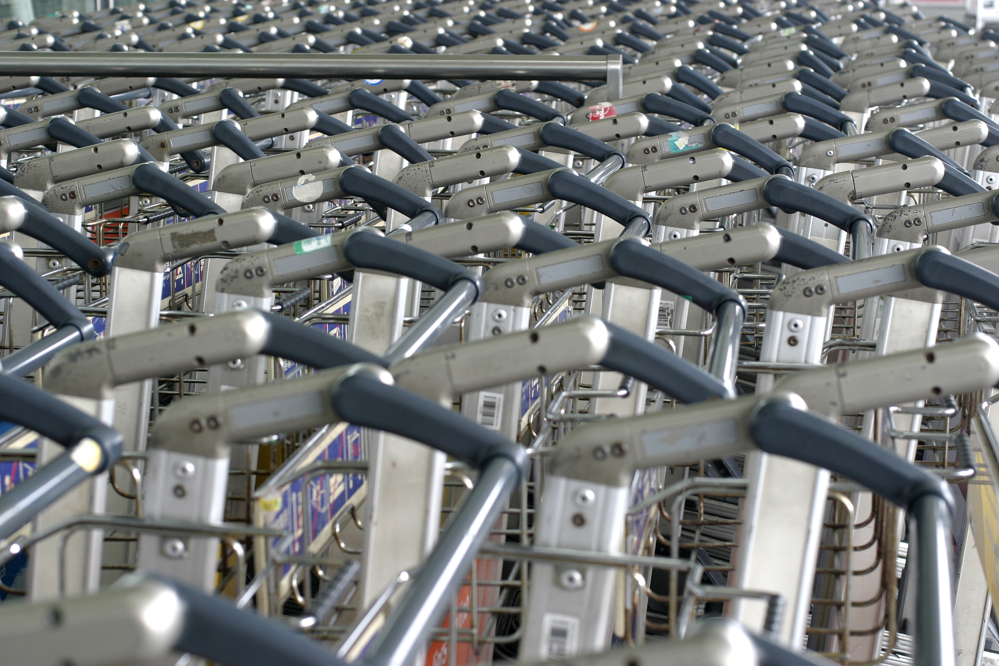 According to the consumers experience evaluation of the following this product and product detailsIntroduce 1000-3000 words in the format of Baidu experiencePITTSBURGH AUTOMOTIVE2 ton Compact Trolley