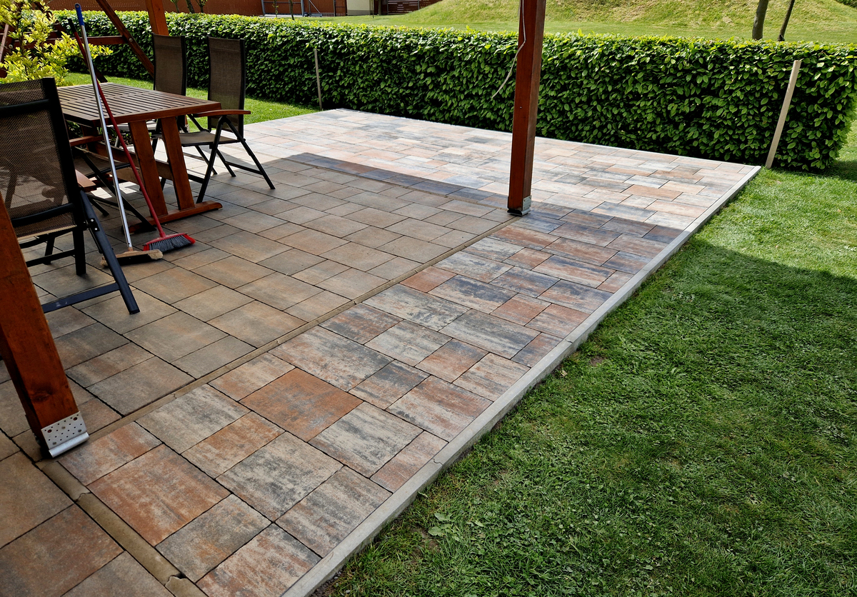 户外地板打造舒适庭院：露台、庭院花园风施工指南