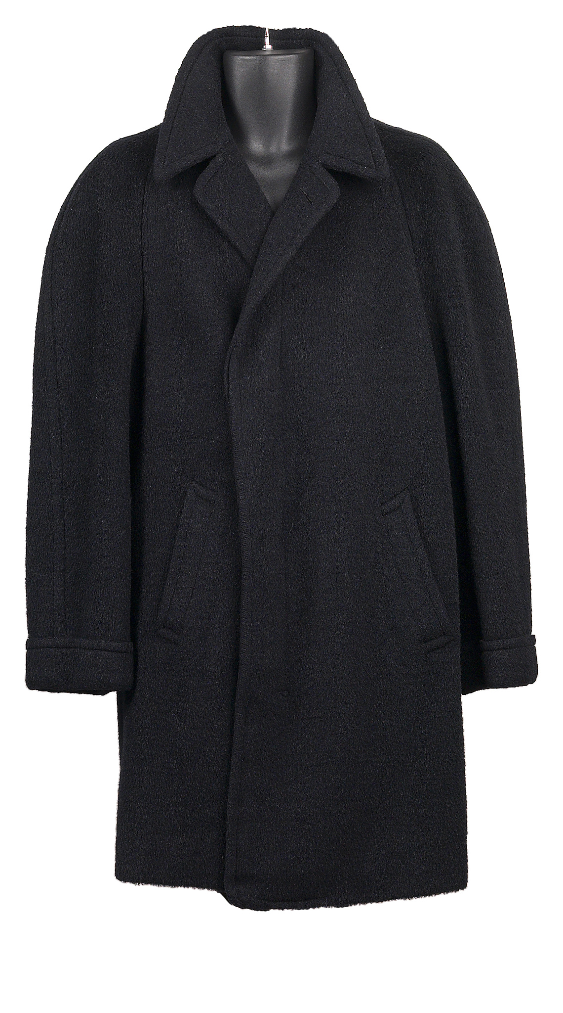 用美式英语写3条关于Mens Winter Thickened Plus Size Padded Windproof Warm Cotton Padded Coat产品的正面评论。内容附带评论标题评论单词数量小于40个单词。