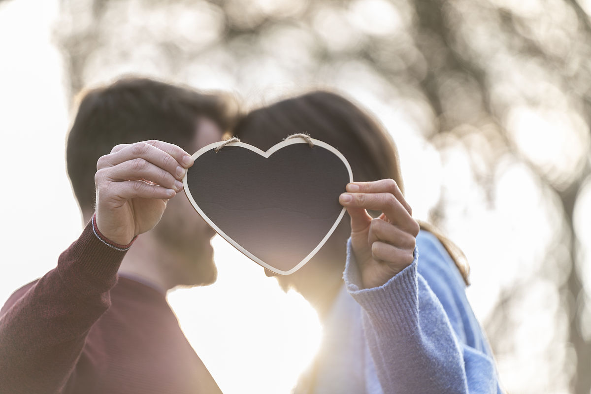 爱情的真谛：情感体验、内心成长与人际关系