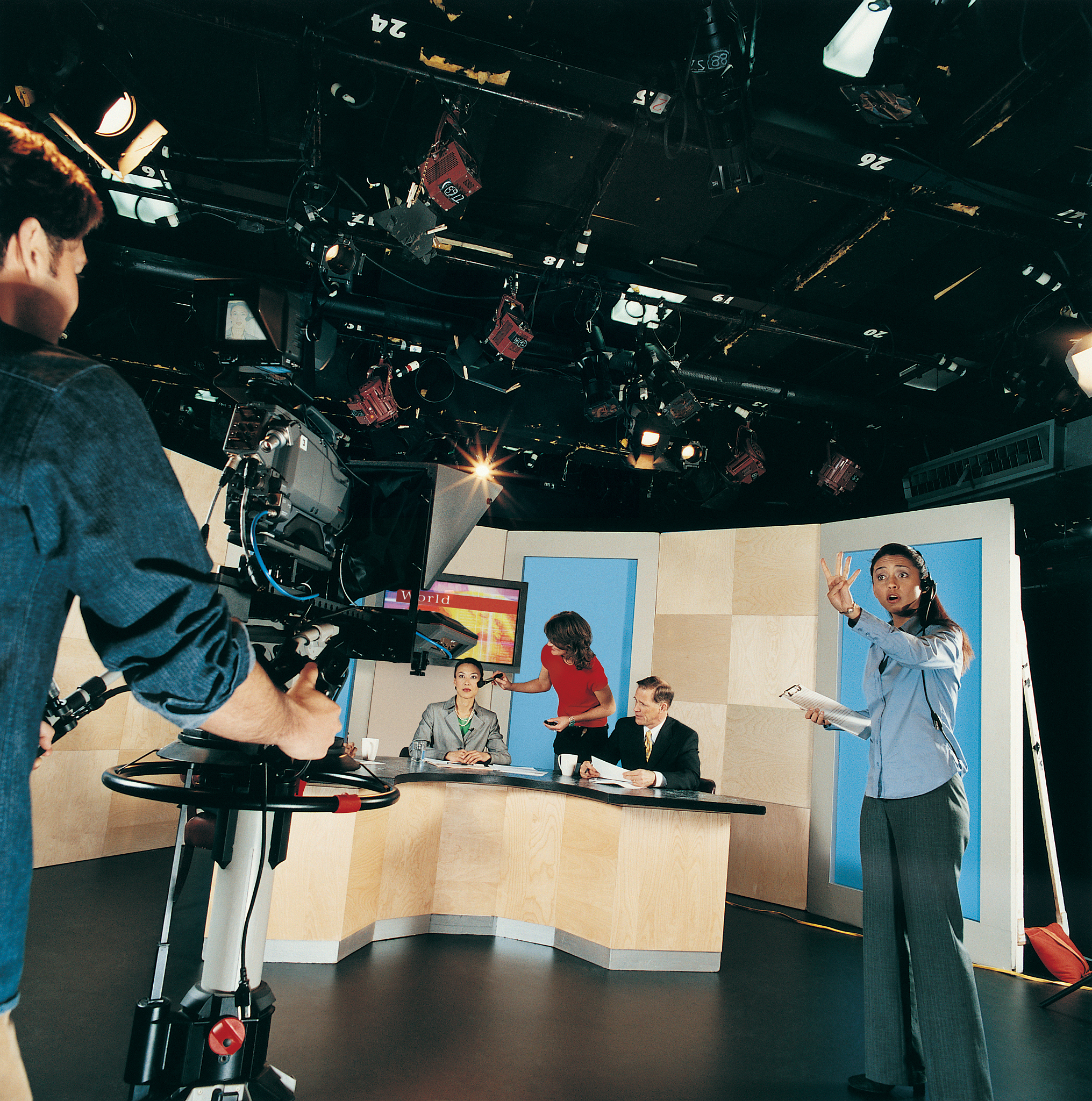 新媒体专业：谁是直播的直接执行者？