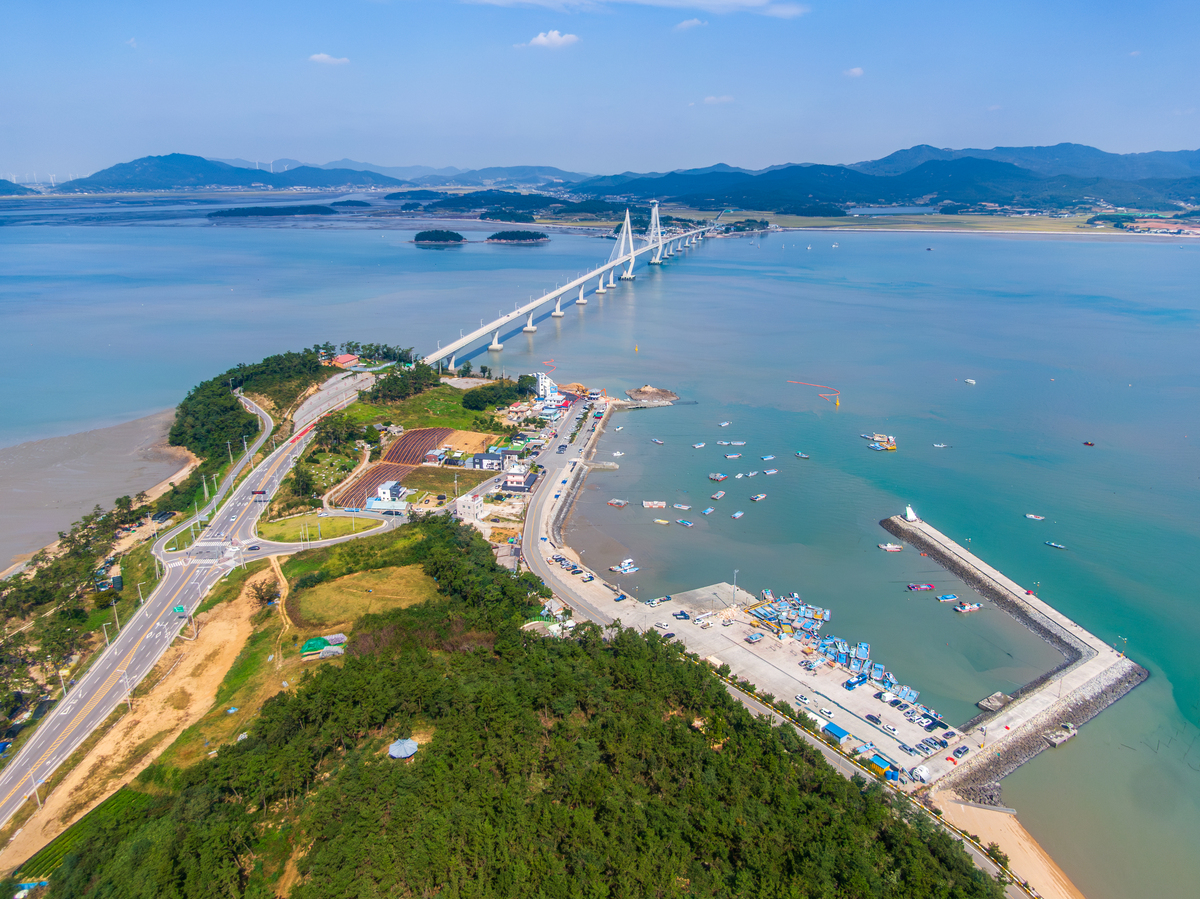 请制定一个从马鞍山到舟山旅游的攻略不要自驾