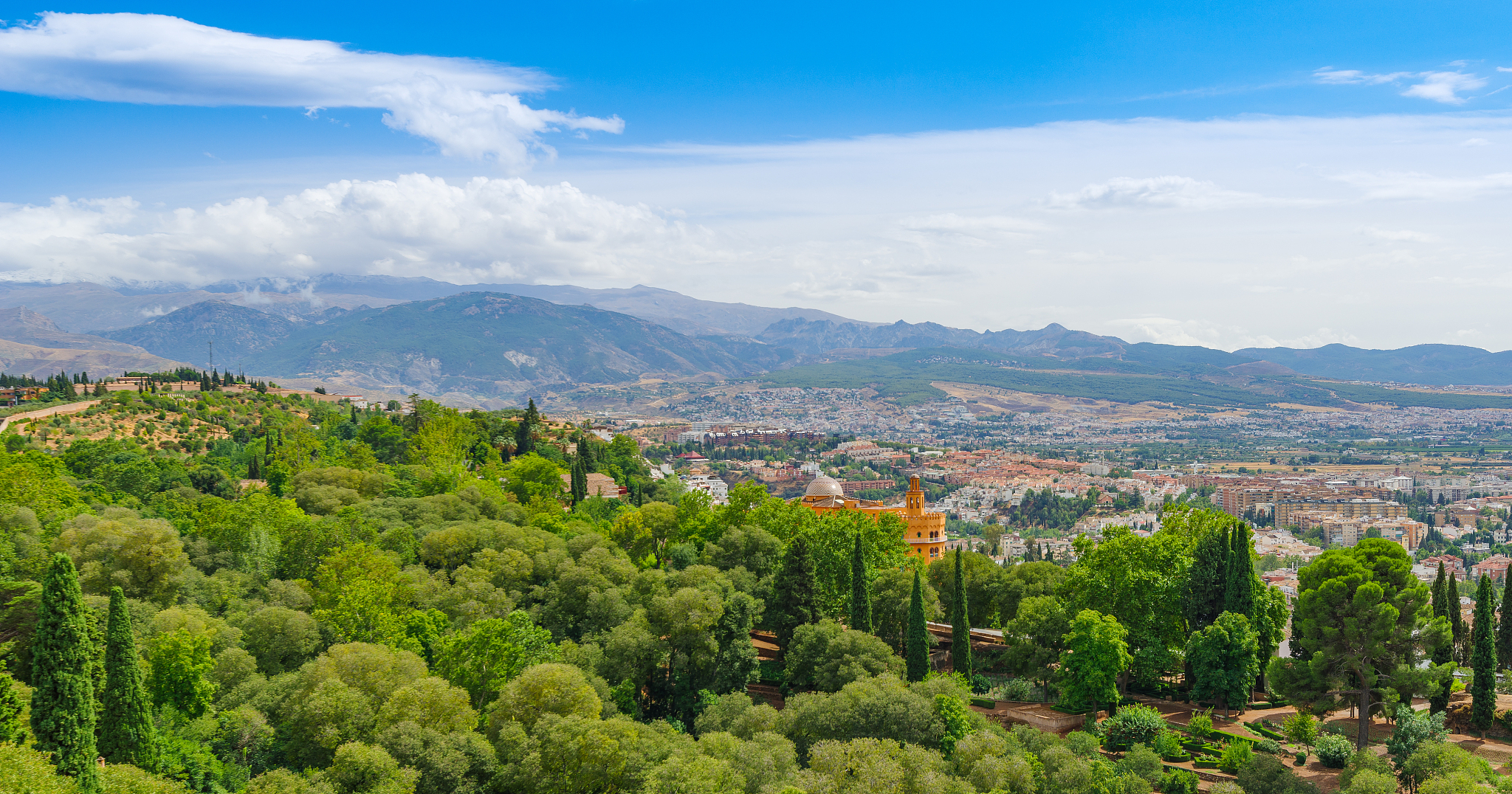 alhambra. panoramic views of the mountains and the old city from