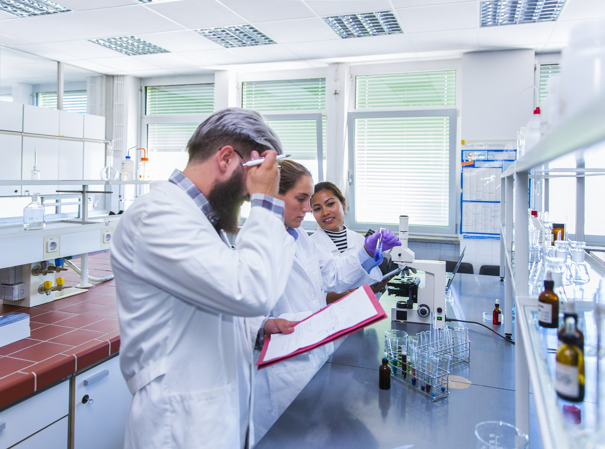 山西药科职业学院药品质量检测技术专业：课程设置与就业前景