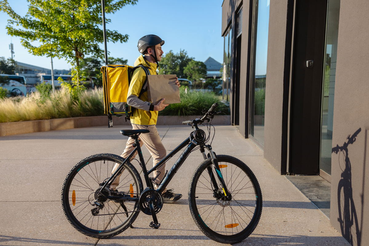 一个人骑行旅行，什么自行车最合适？