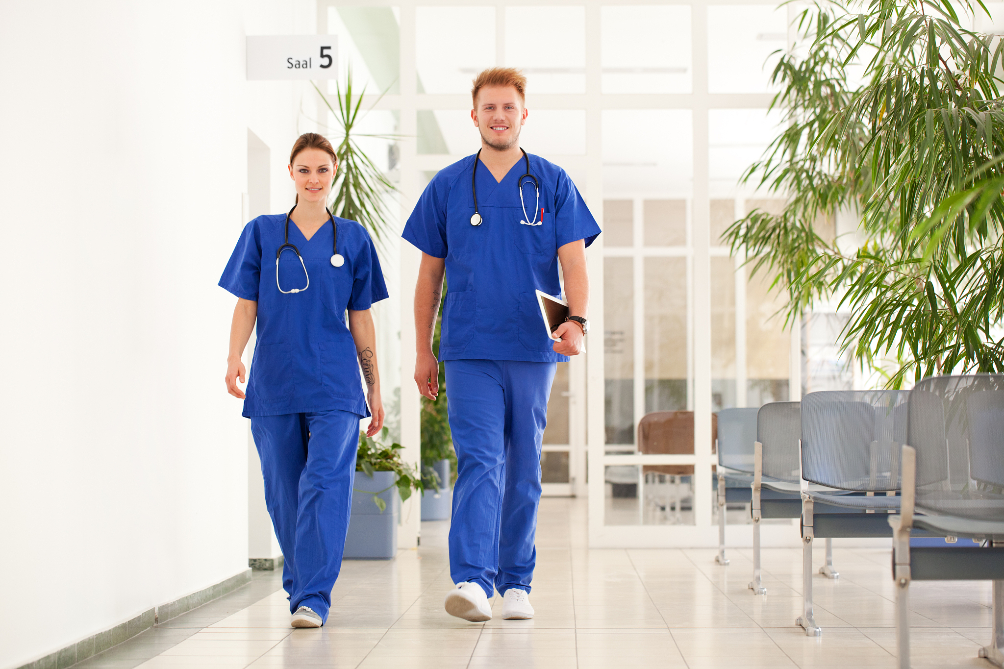 大专男护士工资待遇及专业介绍 - 薪资、发展方向全解析