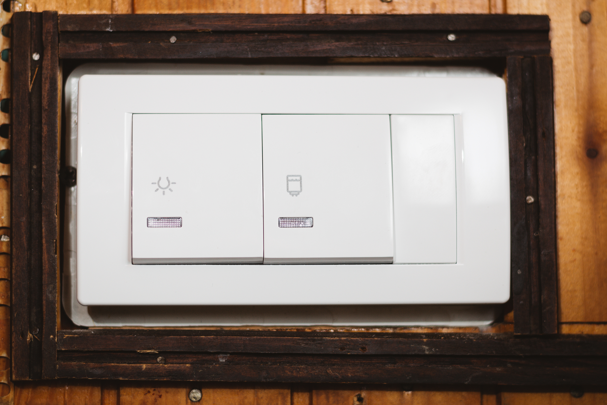 改错：#ifndef CONTROLFORM_H#define CONTROLFORM_H#include QWidgetnamespace Ui class ControlForm;class ControlForm public QWidget Q_OBJECTpublic explicit ControlFormQWidget parent = nullptr; ~Con