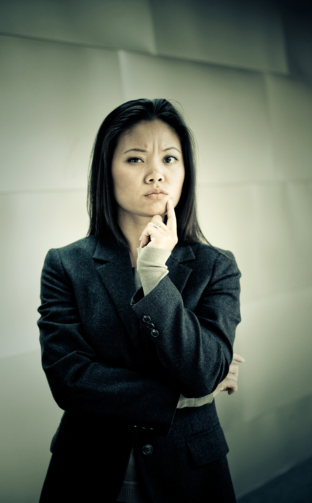 worried asian business woman