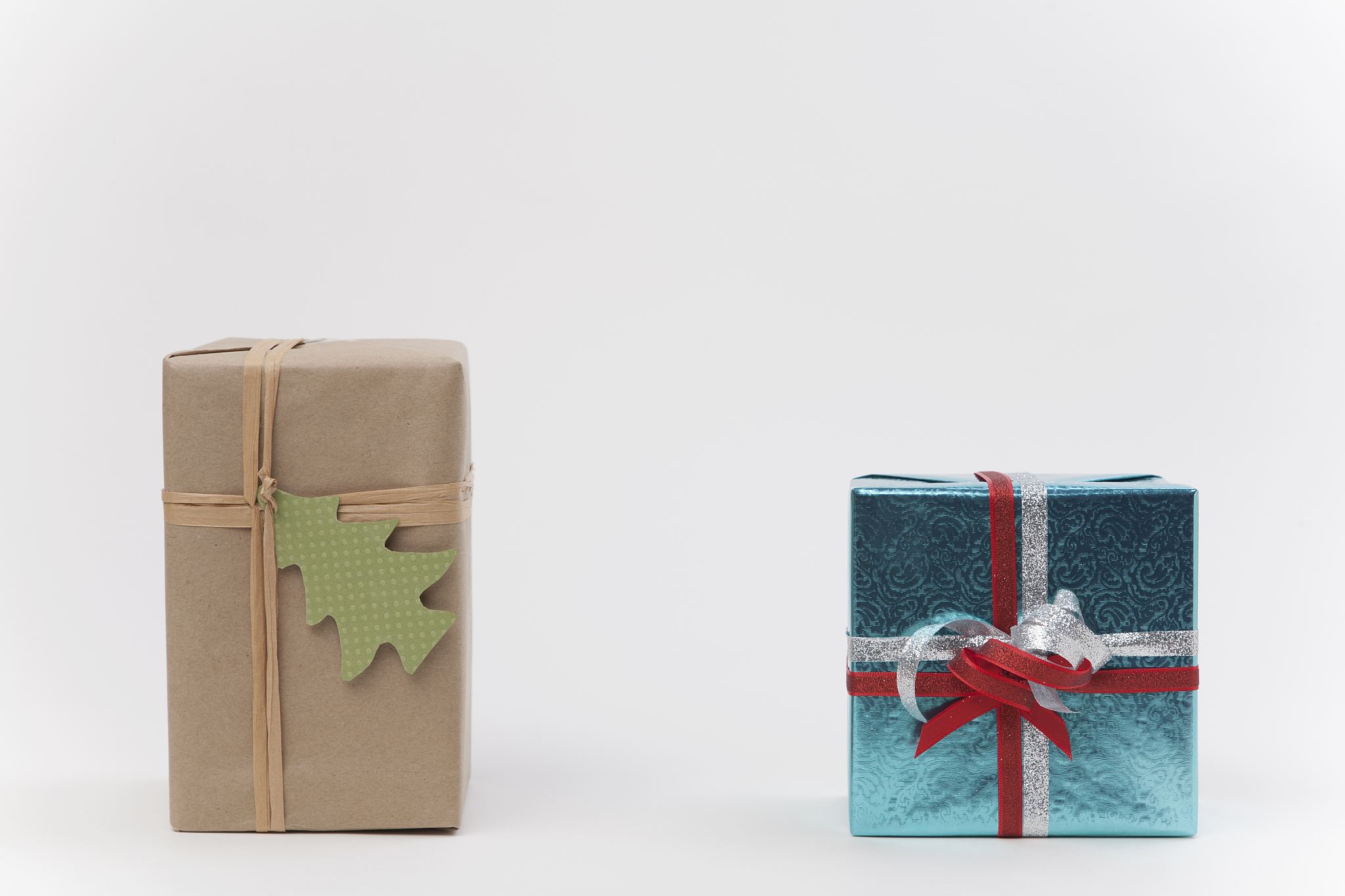 请帮我写包装设计材料选定的1000字文章