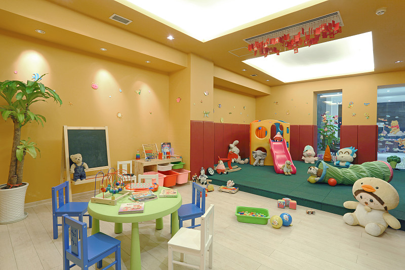 目前国内0~3岁托育服务市场细分是什么样的？托育服务主要有哪些模式各自有什么特点？