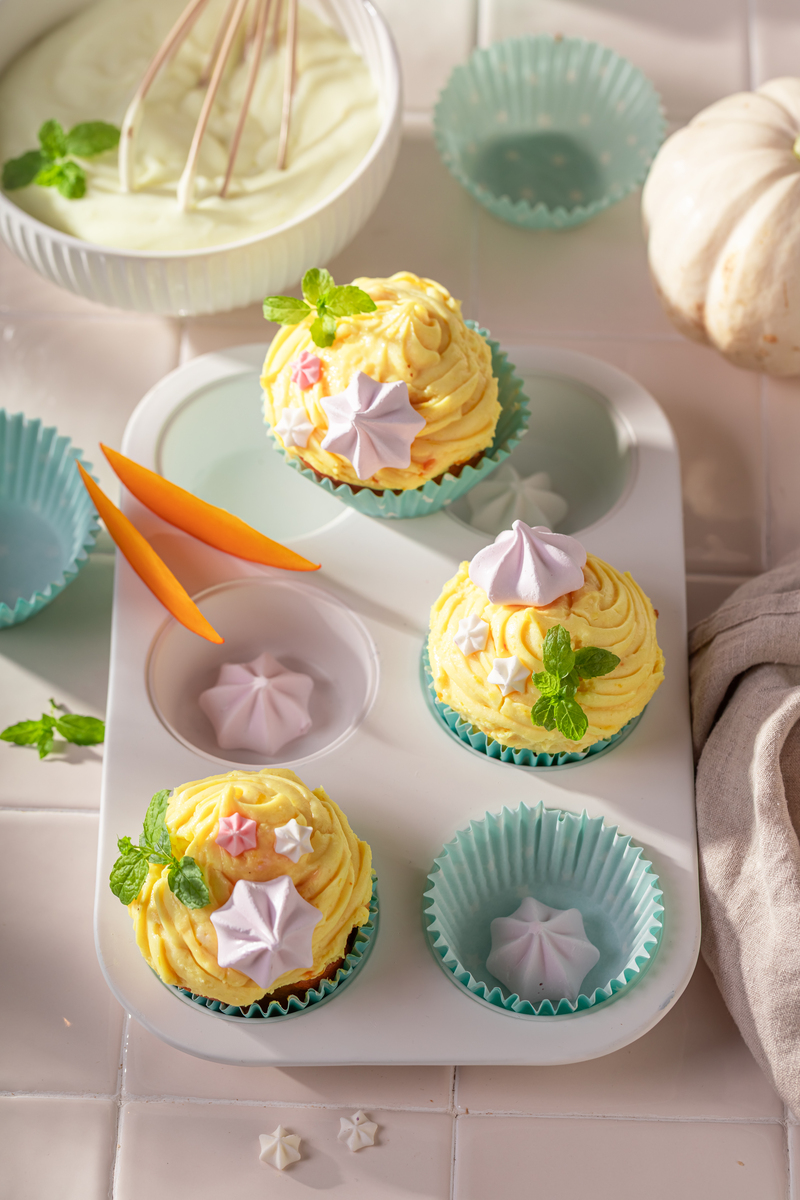 	我们的总体规划是在未来三年内扩大DIY甜品屋的规模和增加产品线提供更多的DIY甜品材料和工具同时开展更多的指导和培训服务让更多的消费者能够享受到DIY甜品的乐趣和体验。我们也将不断创新和改进提高产品质量和服务水平成为DIY甜品行业的领导者。记得分点哦。