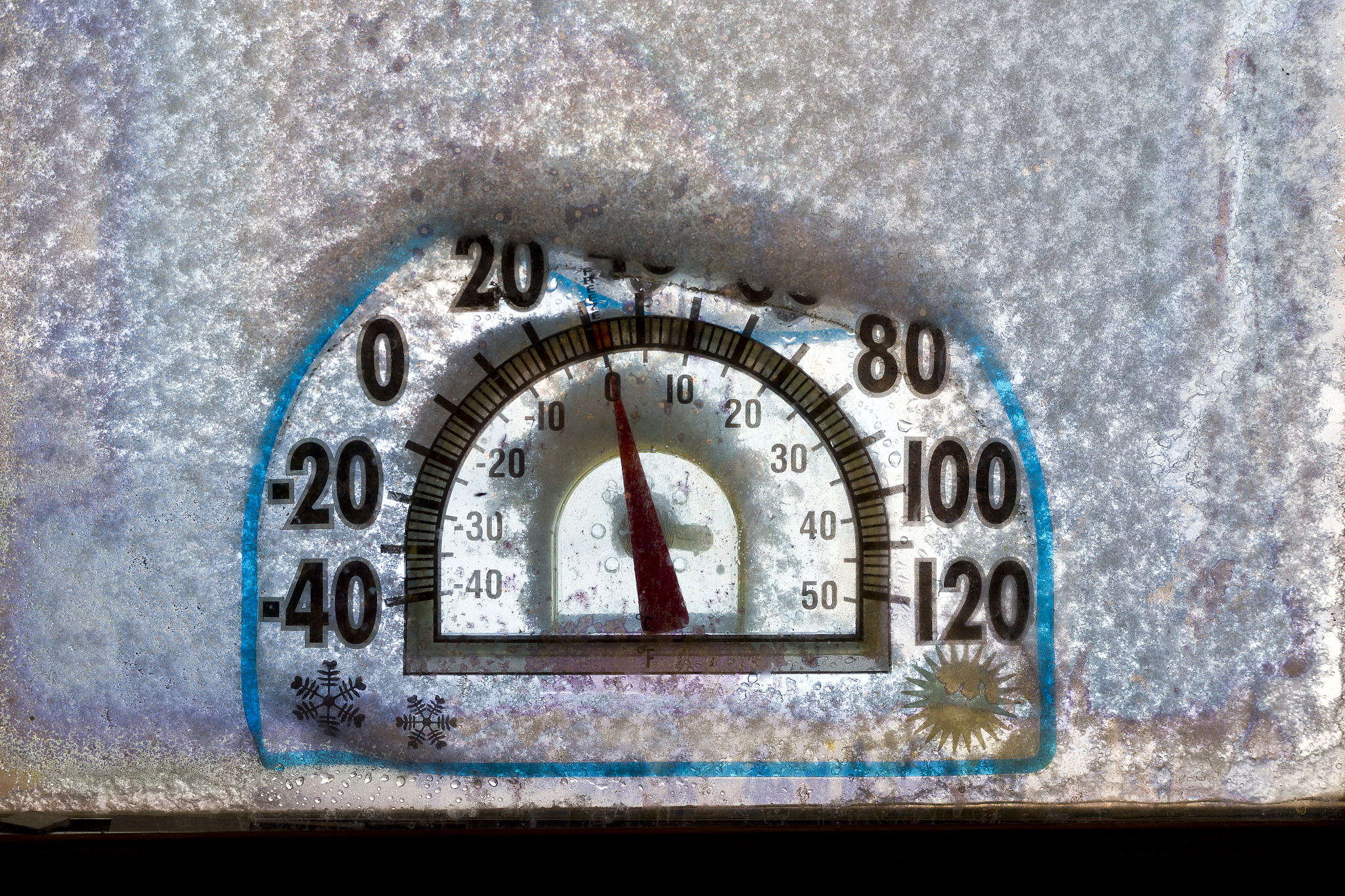 outdoor thermometer