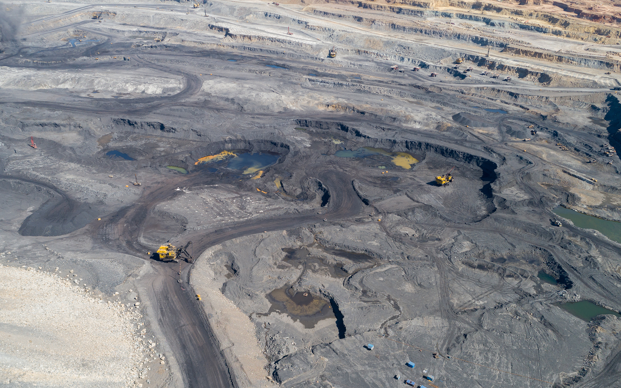 露天煤矿和地下煤矿的生成环节和生产工艺区别 - 详细对比分析