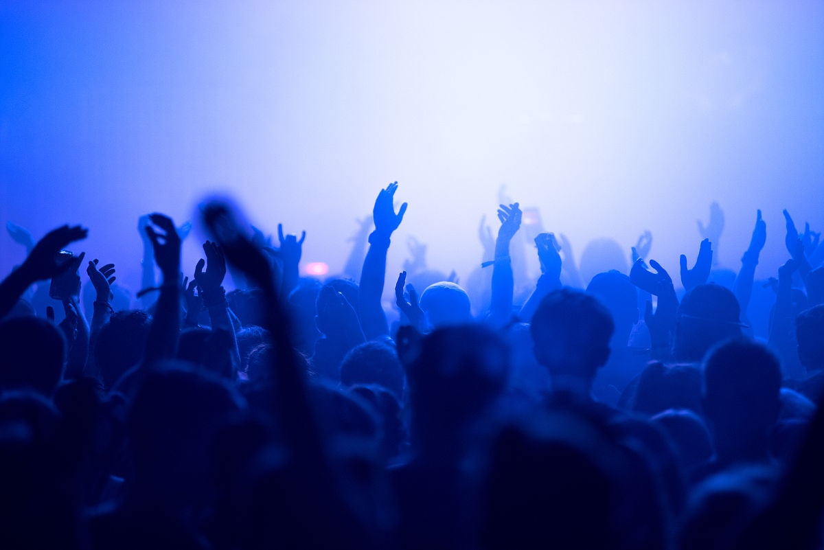 没钱也能玩转酒吧？十天方法助你轻松社交！