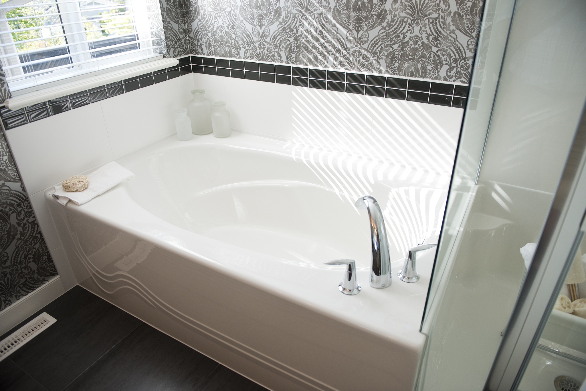 桥矿国语精品浴缸