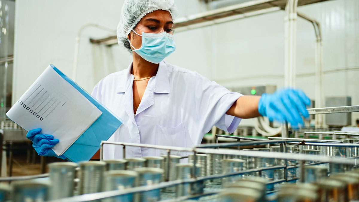 医学生物技术专业就业方向：医疗、制药、环境保护、食品安全等