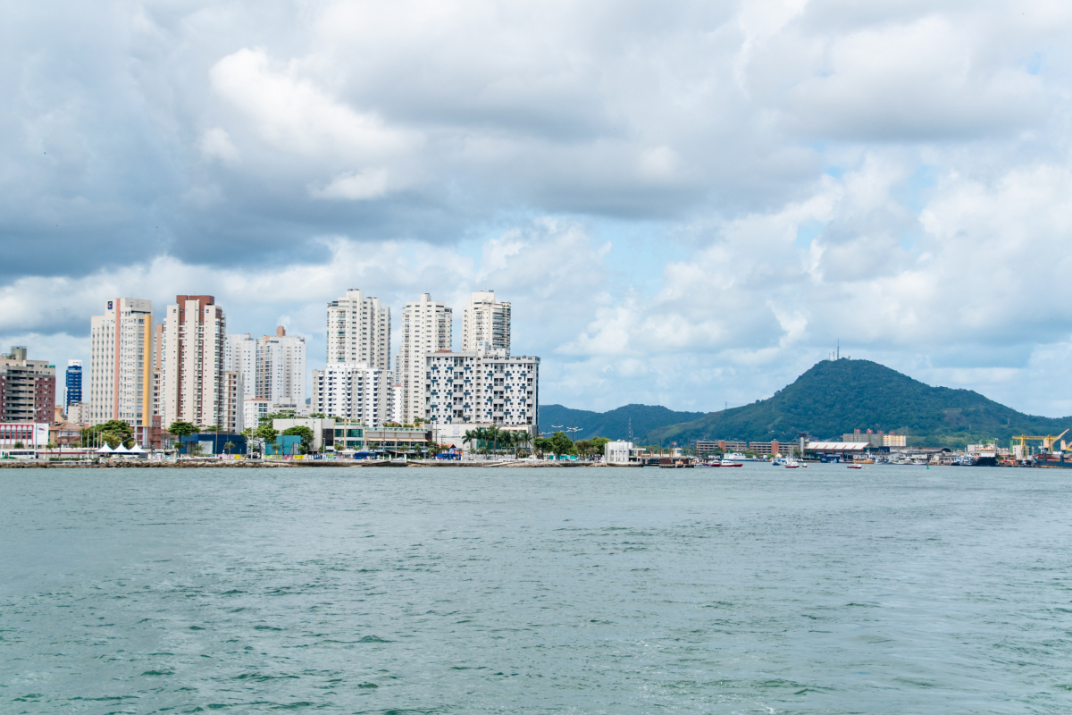 奔赴春天的旅行# 罗源湾,这里不仅有春日湾区的悠闲时刻,更有海天一