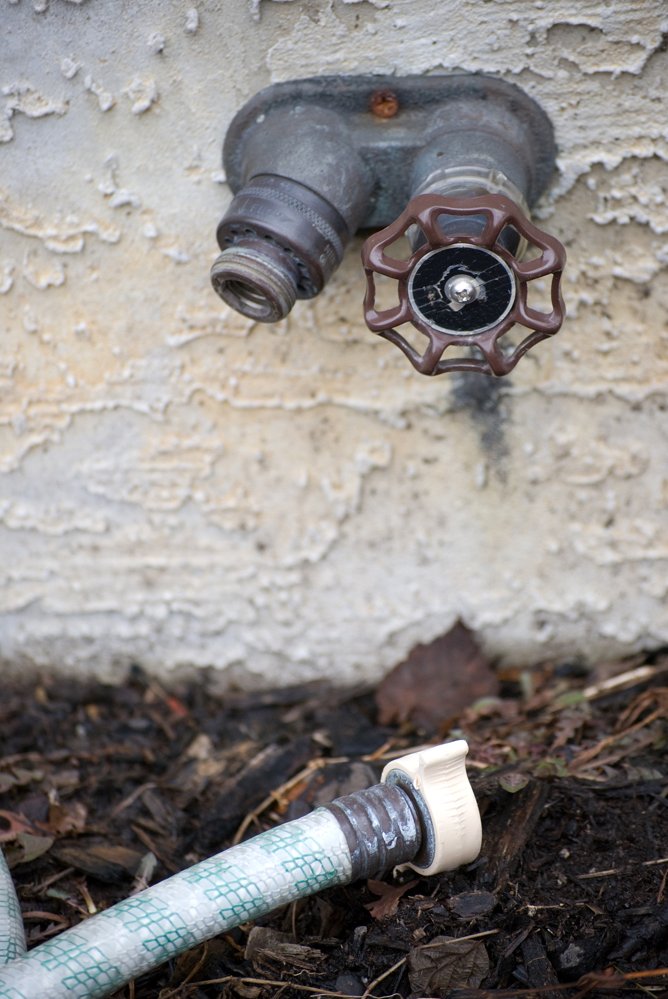 研究基于新型耐用材料的喷头标准：提升性能与使用寿命