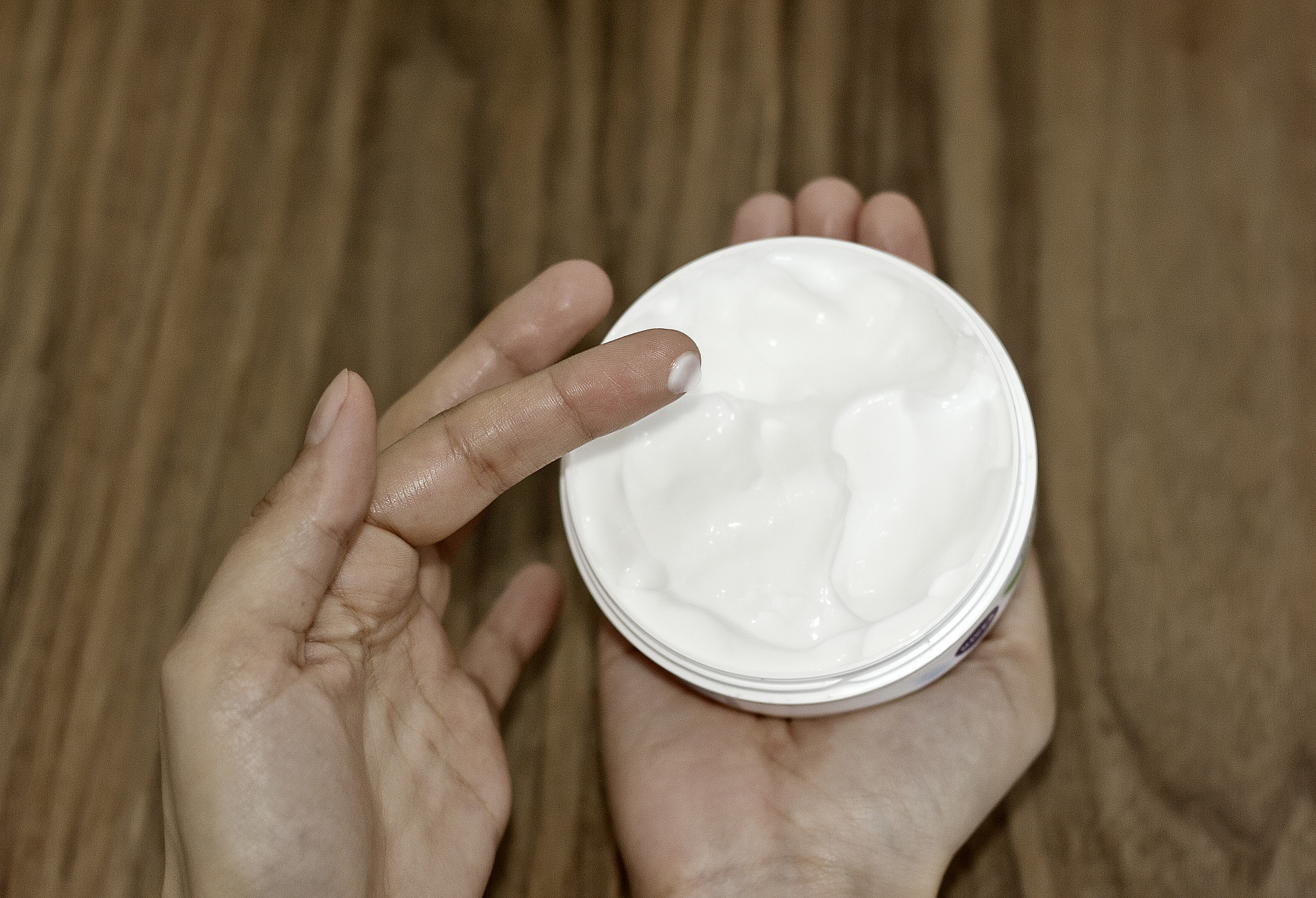 面霜变硬怎么办？高温后修复方法