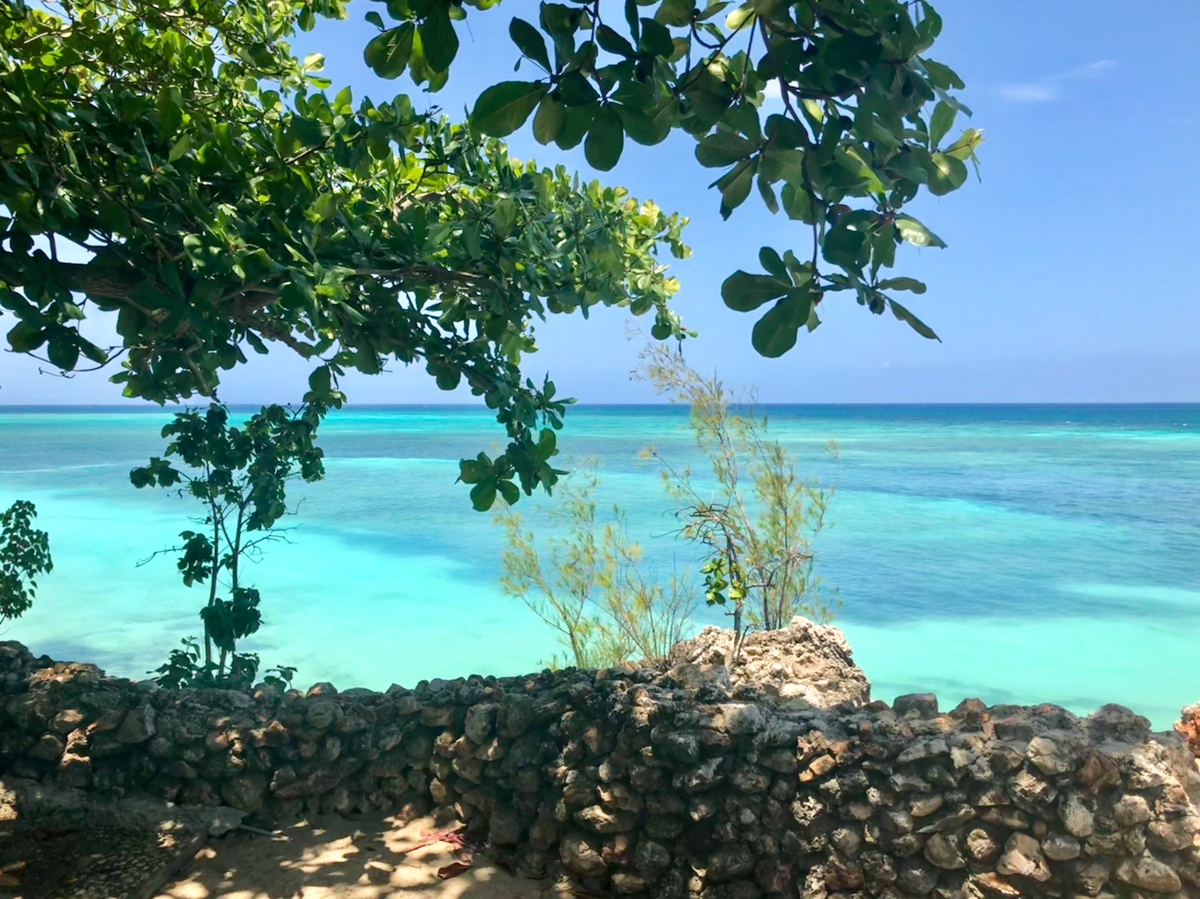 请写一篇作文：我想看世界马尔代夫