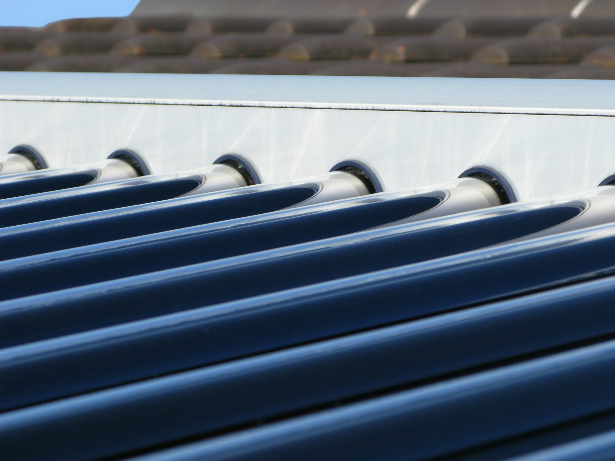 光伏圆焊带：高导电、耐腐蚀、易焊接的光伏连接材料