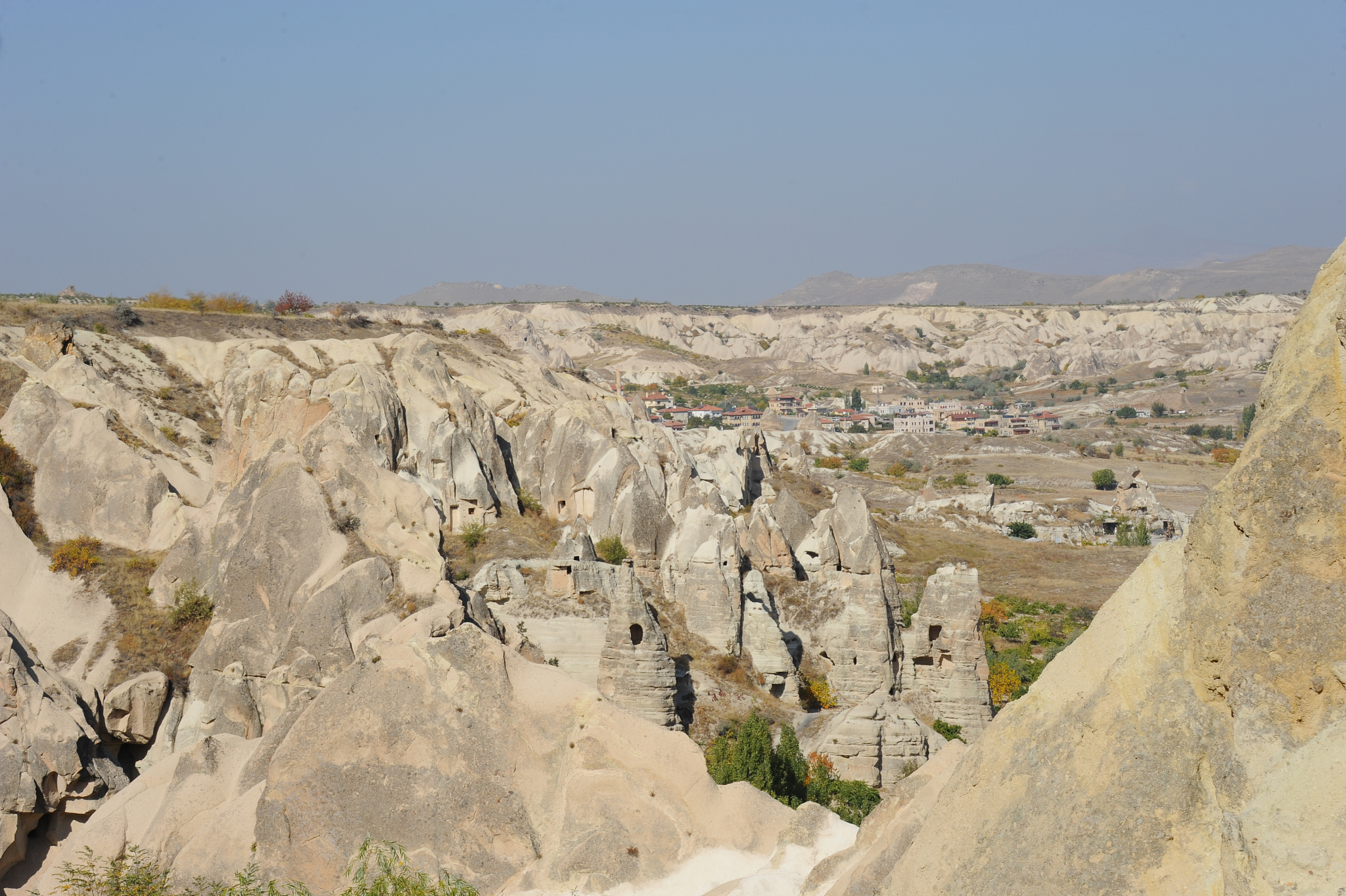 劳动的边际产量怎么算劳动的边际产量是指增加一单位劳动力时产出增加的数量。它可以通过以下公式计算：劳动的边际产量 = Δ产出 Δ劳动力其中Δ产出表示增加的产出数量Δ劳动力表示增加的劳动力数量。举个例子我看看假设一个工厂生产玩具当有10名工人时产出为100个玩具当增加一名工人时产出增加了10个玩具那么这时劳动的边际产量就是10个玩具1名工人即每增加一名工人产出增加10个玩具。如果用函数来表示呢