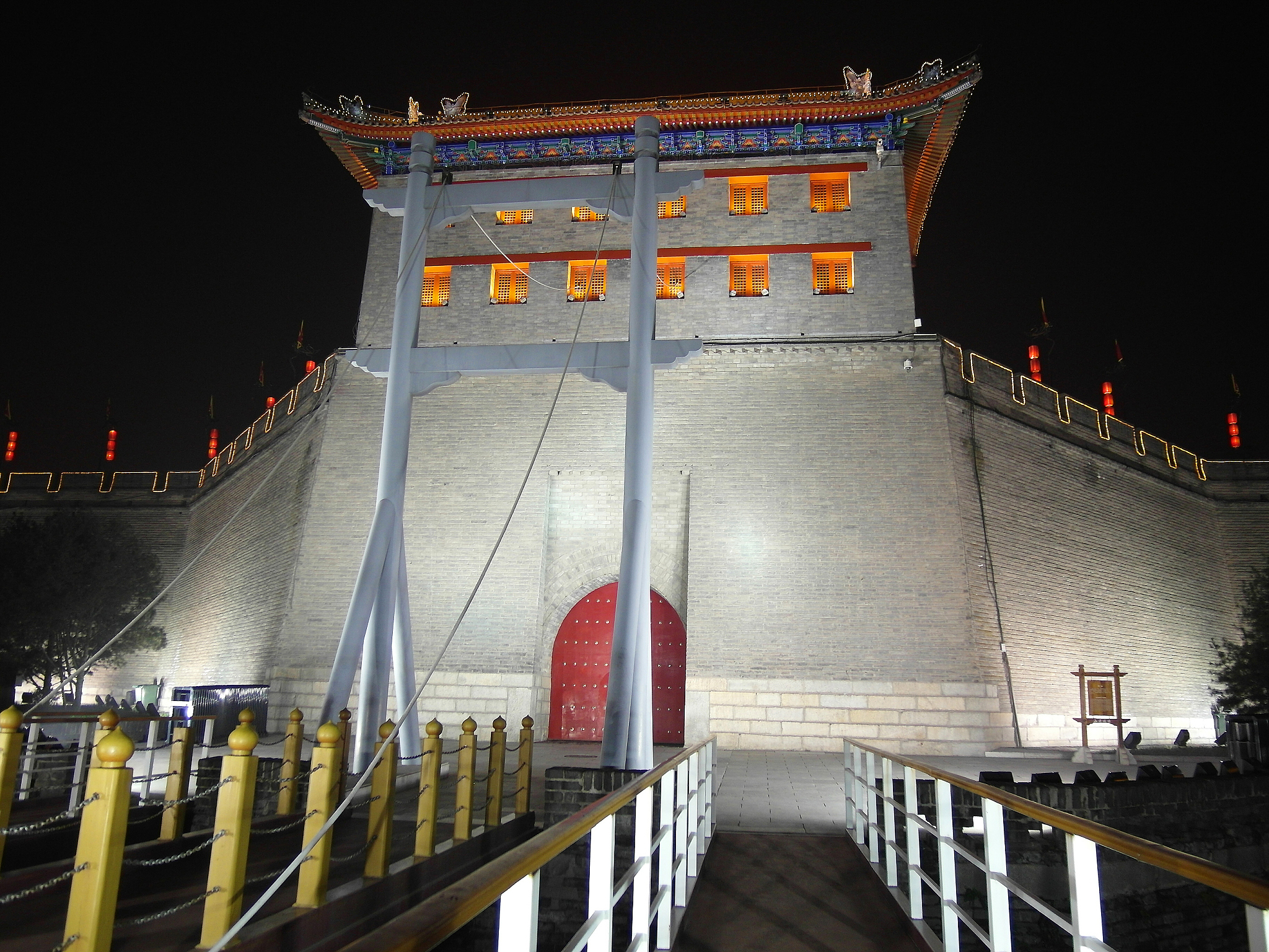 英文列举西安著名的旅游景点