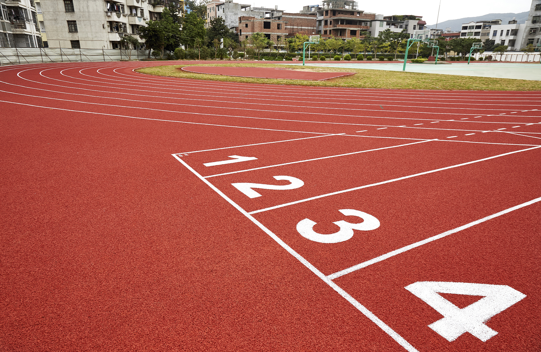 丽水防洪堤塑胶跑道在哪里？如何