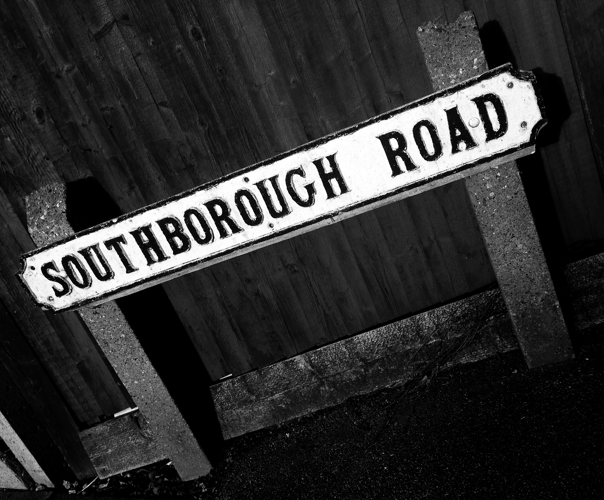 面临危险时可以使用种族歧视语言吗？