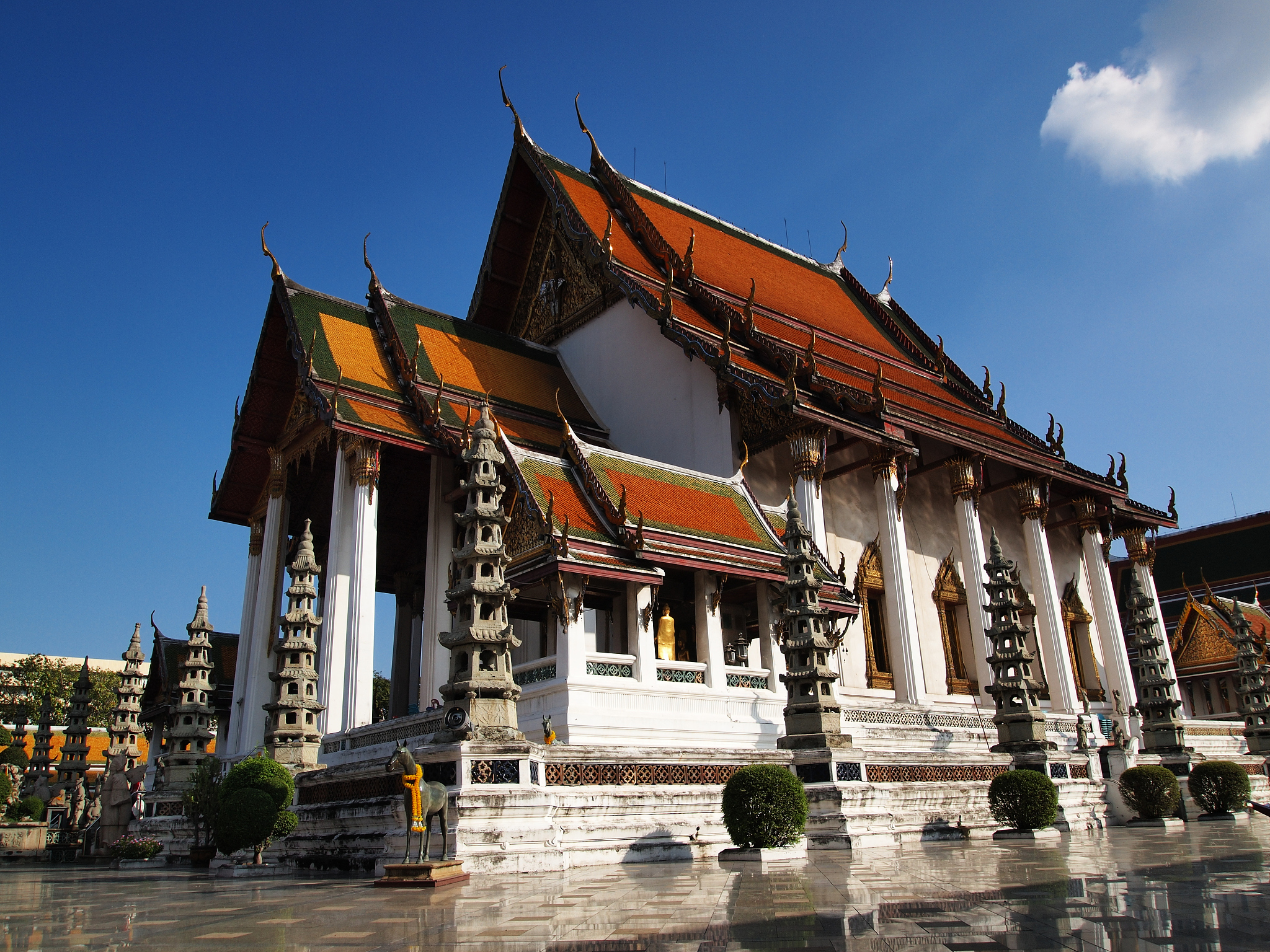 thai temple