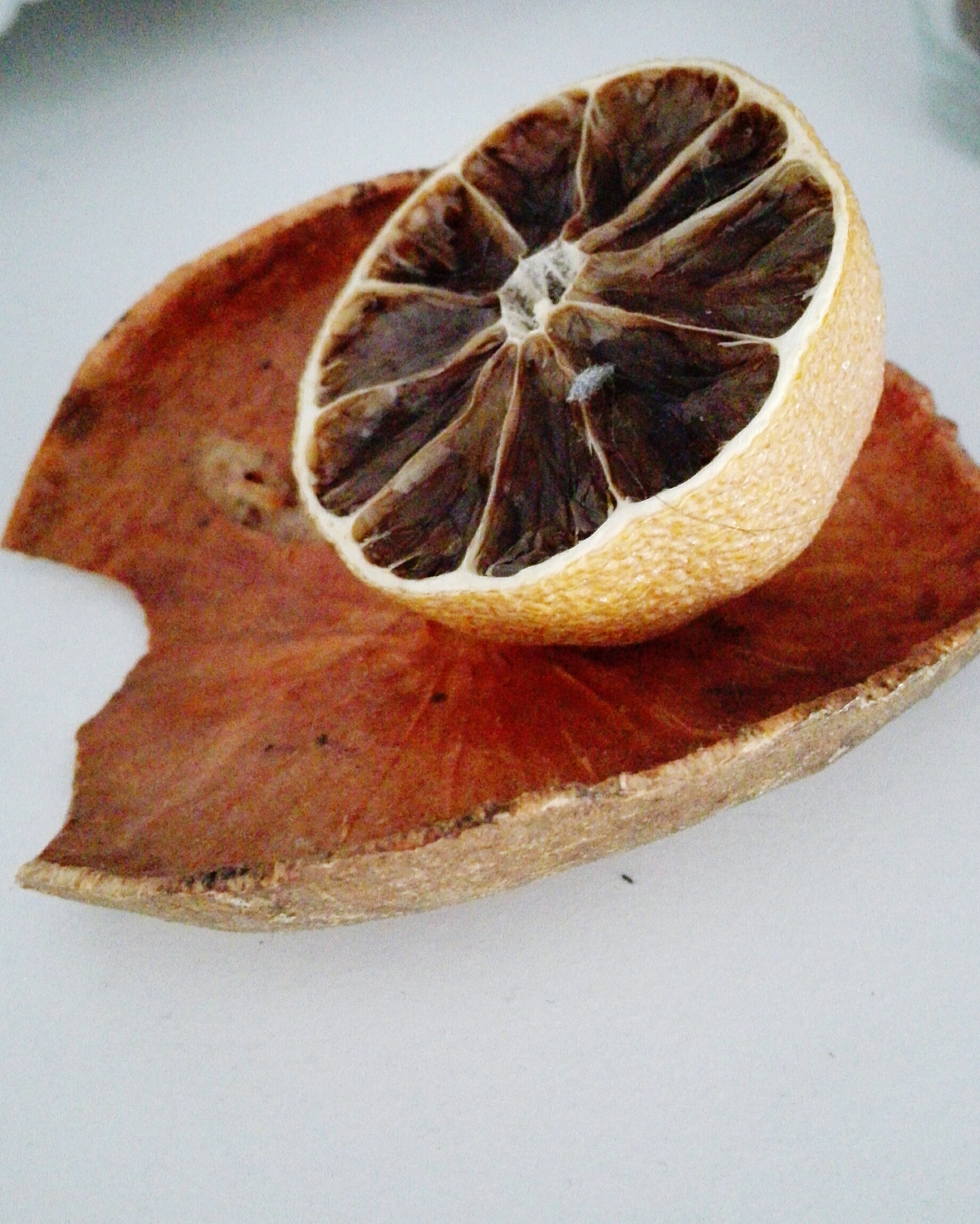 干柠檬片发黑还能喝吗