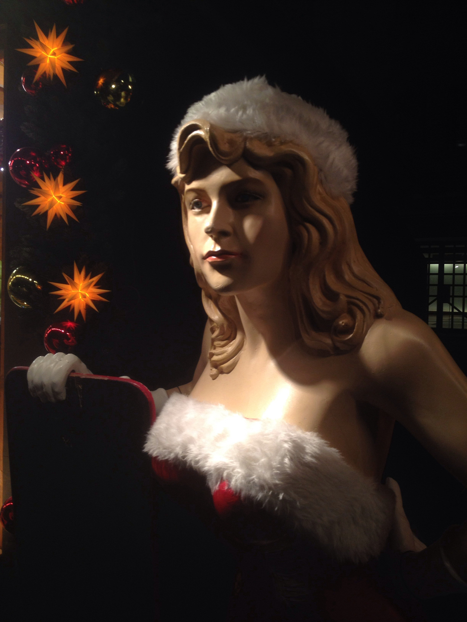 The Lady of Shalott: A Poem of Mystery and Enchantment