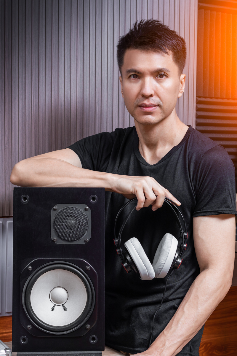 以如何成为一名成功的音乐制作人？为题写一篇700字文章