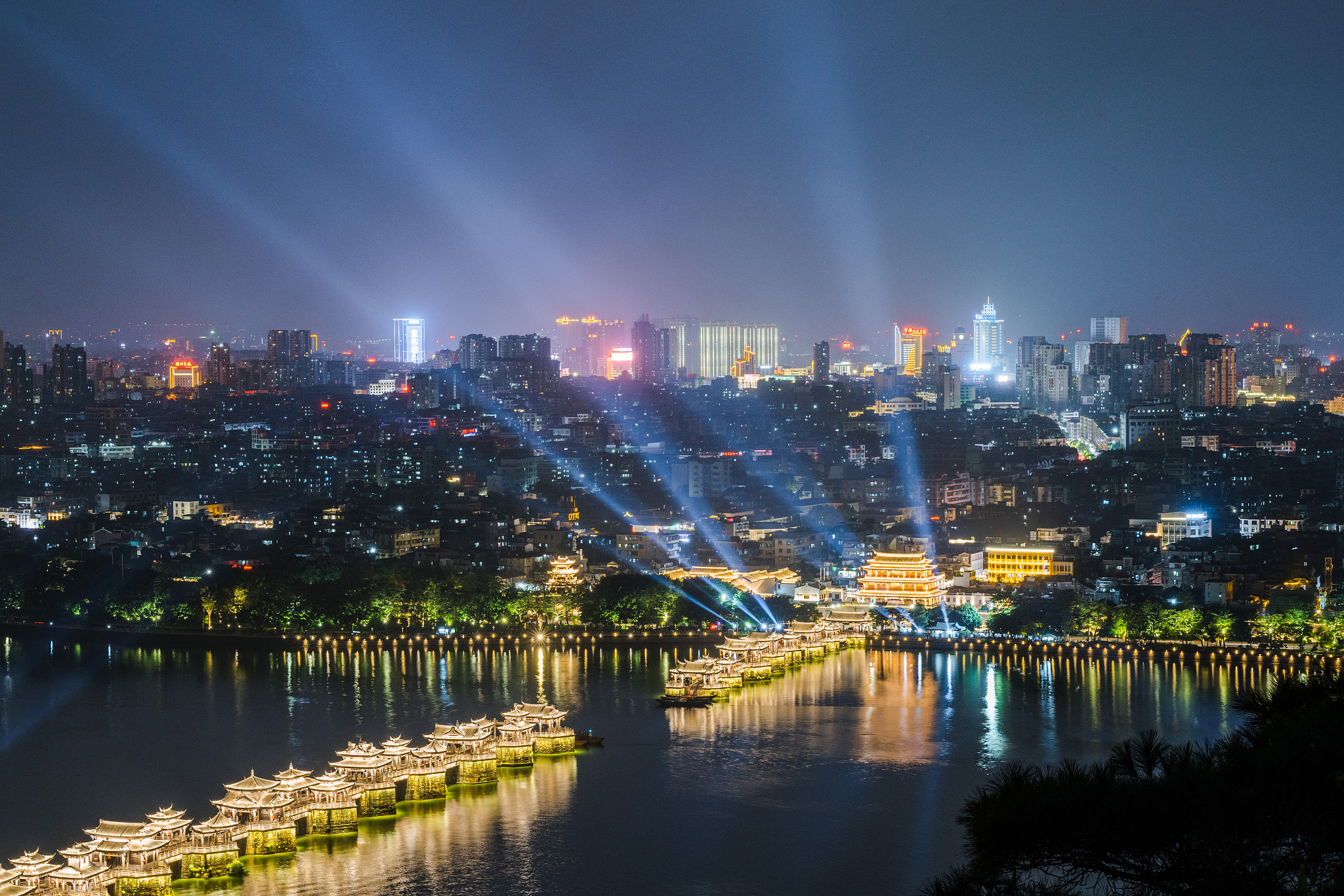 我该如何更好更专业地向chatgpt提问中国式现代化