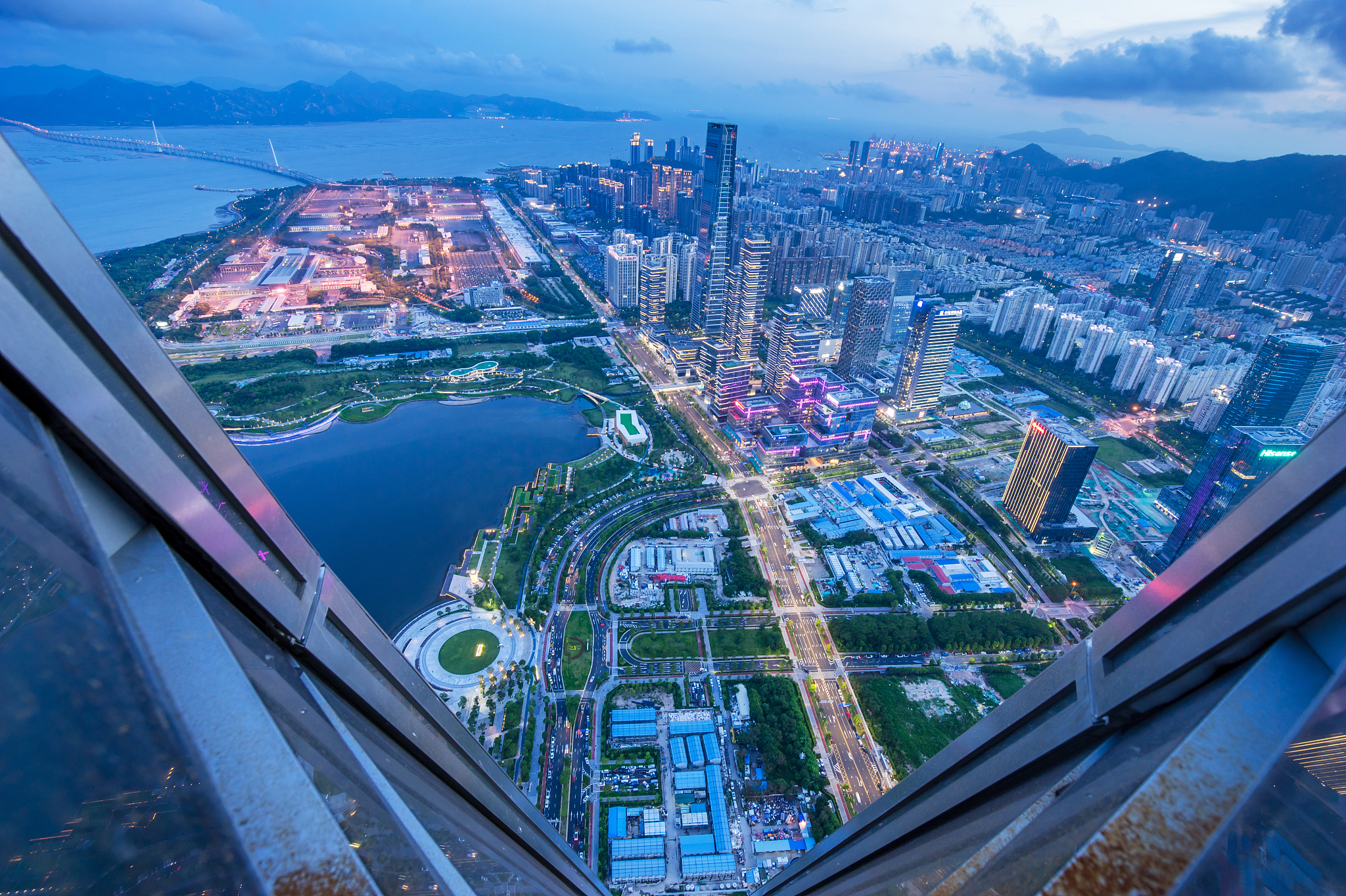 写一篇在粤港澳大湾区论坛上介绍南沙区金融情况的致辞和政策推介发言