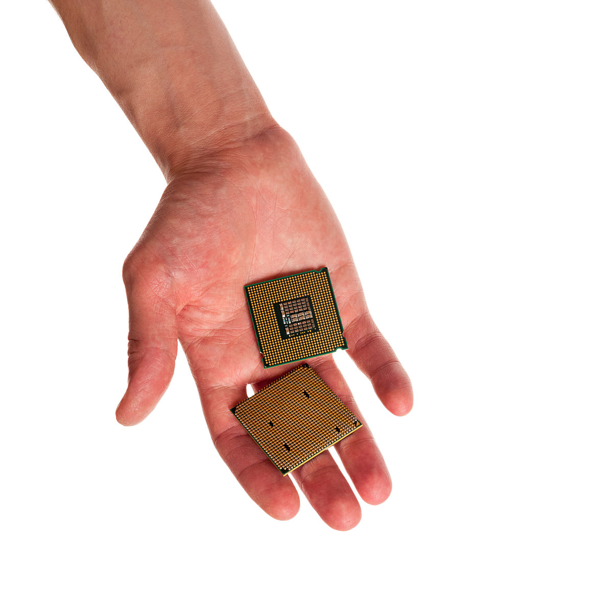 服务器需要4个CPU给个相关配置和报价