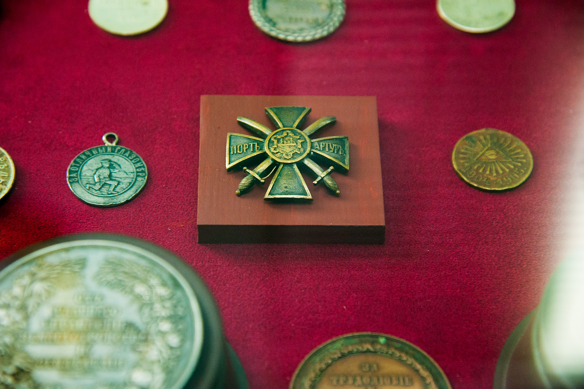 谁获得了“解放克里米亚”奖章？