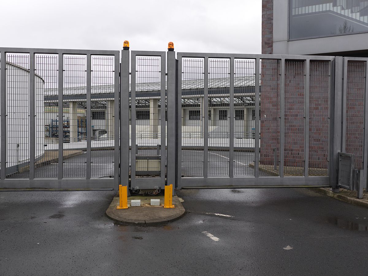 电动铝合金门的文案