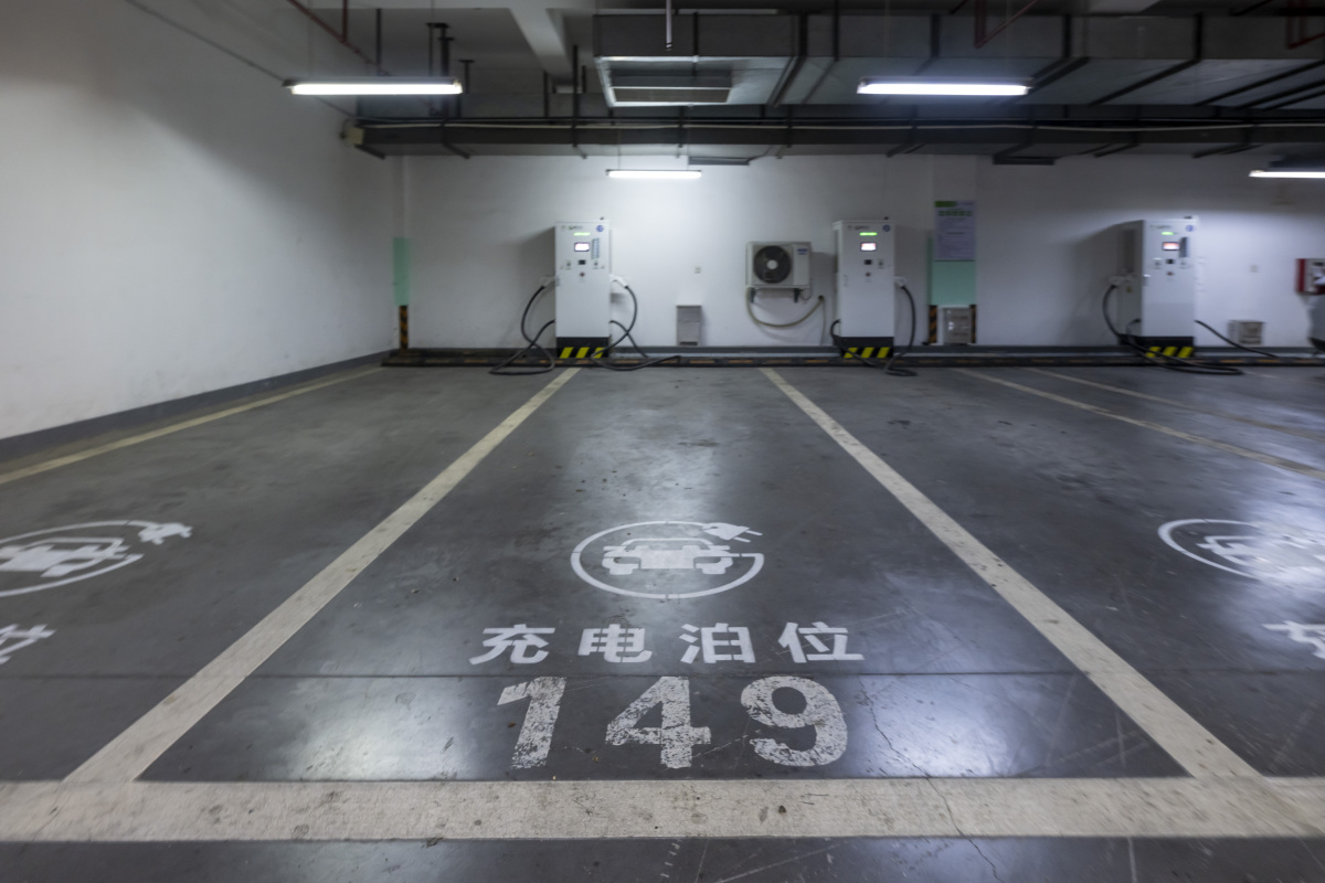 保定东站地下停车场接人指南：费用、时间、注意事项