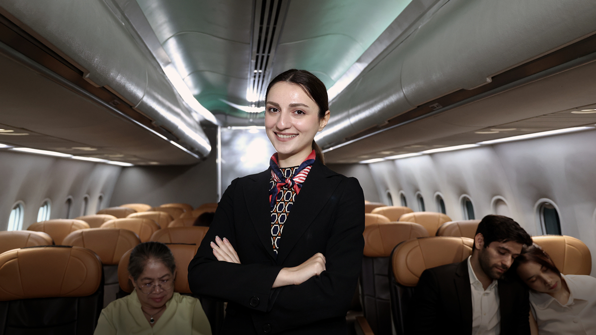 空姐月薪揭秘：航空专业学校空乘收入分享