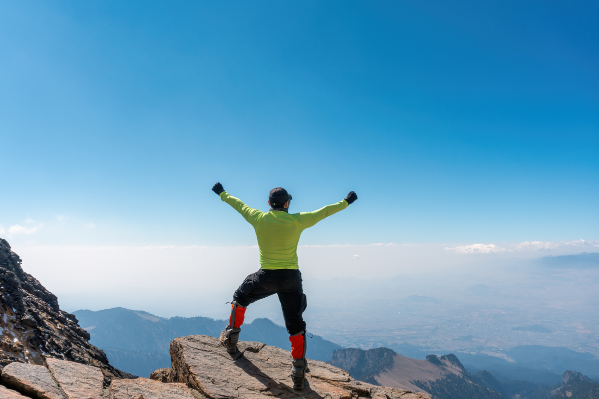 武当山金顶拜拜：励志之旅，开启人生新篇章