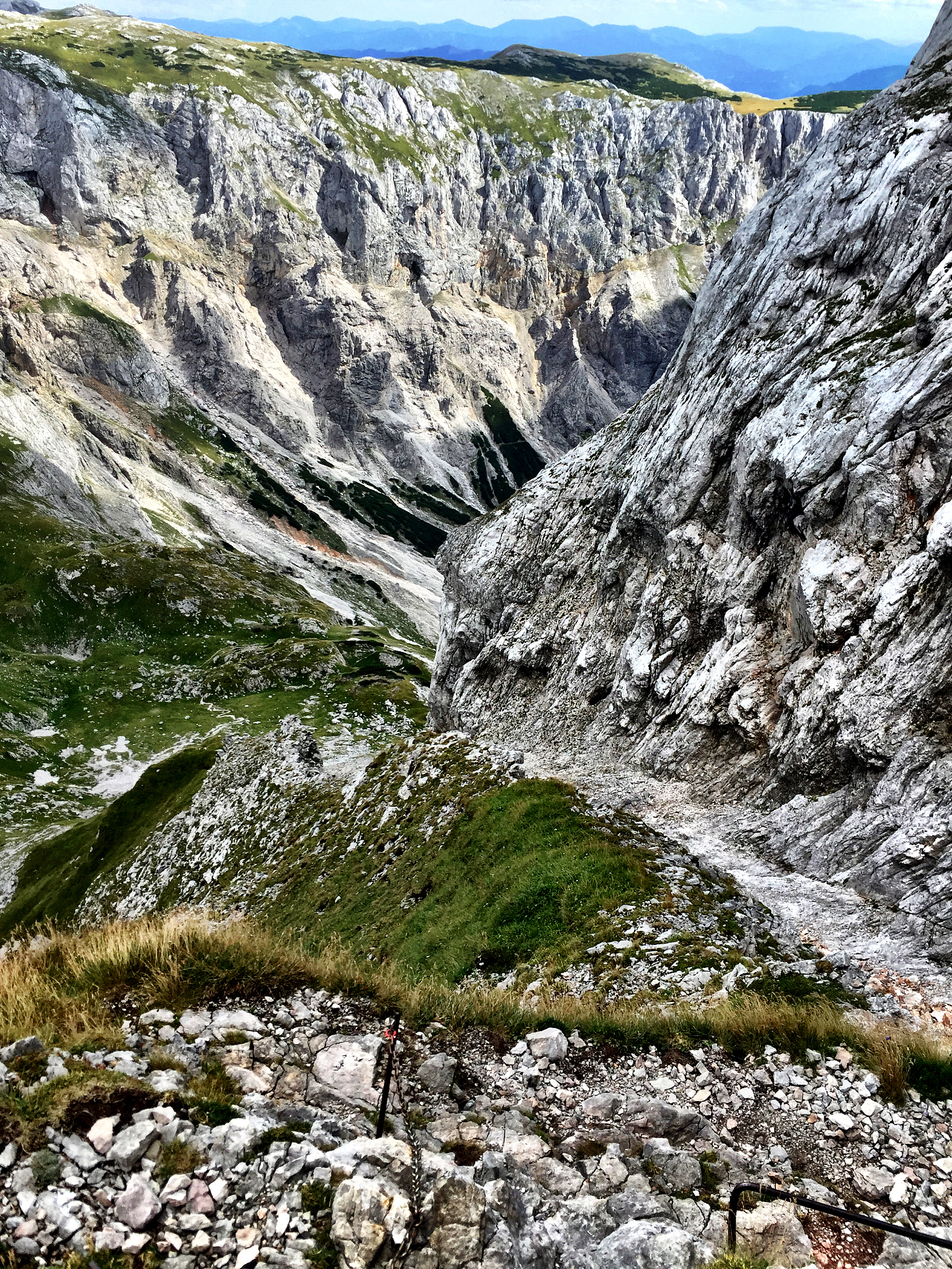 科罗拉多州戈尔登烟囱峡谷步道：雪后壮丽景观