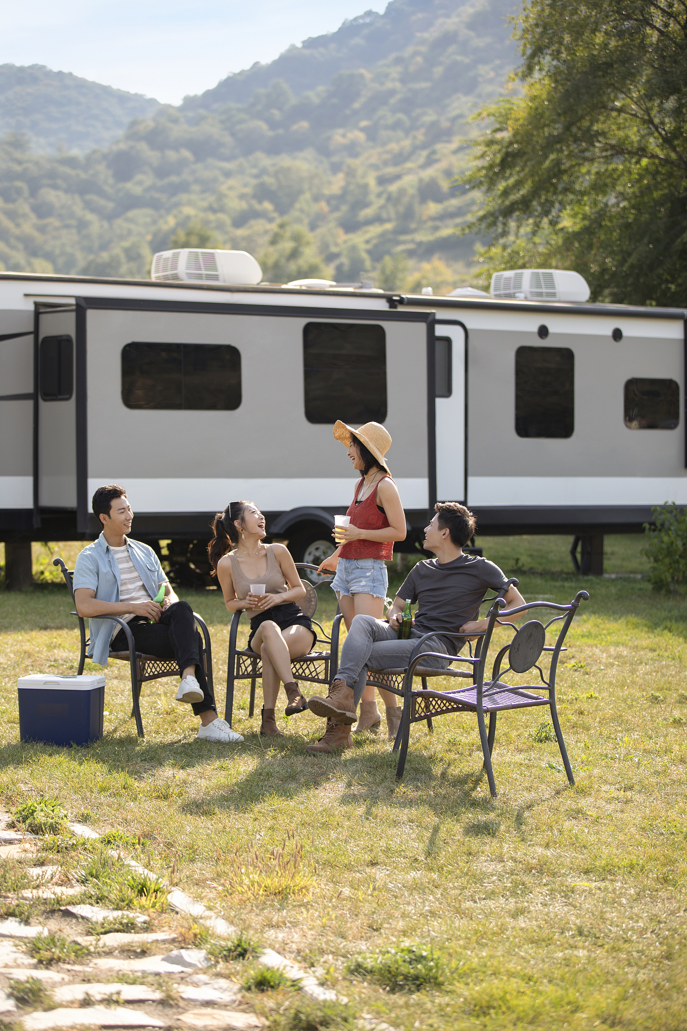 房车：集“房”与“车”于一体的移动生活方式