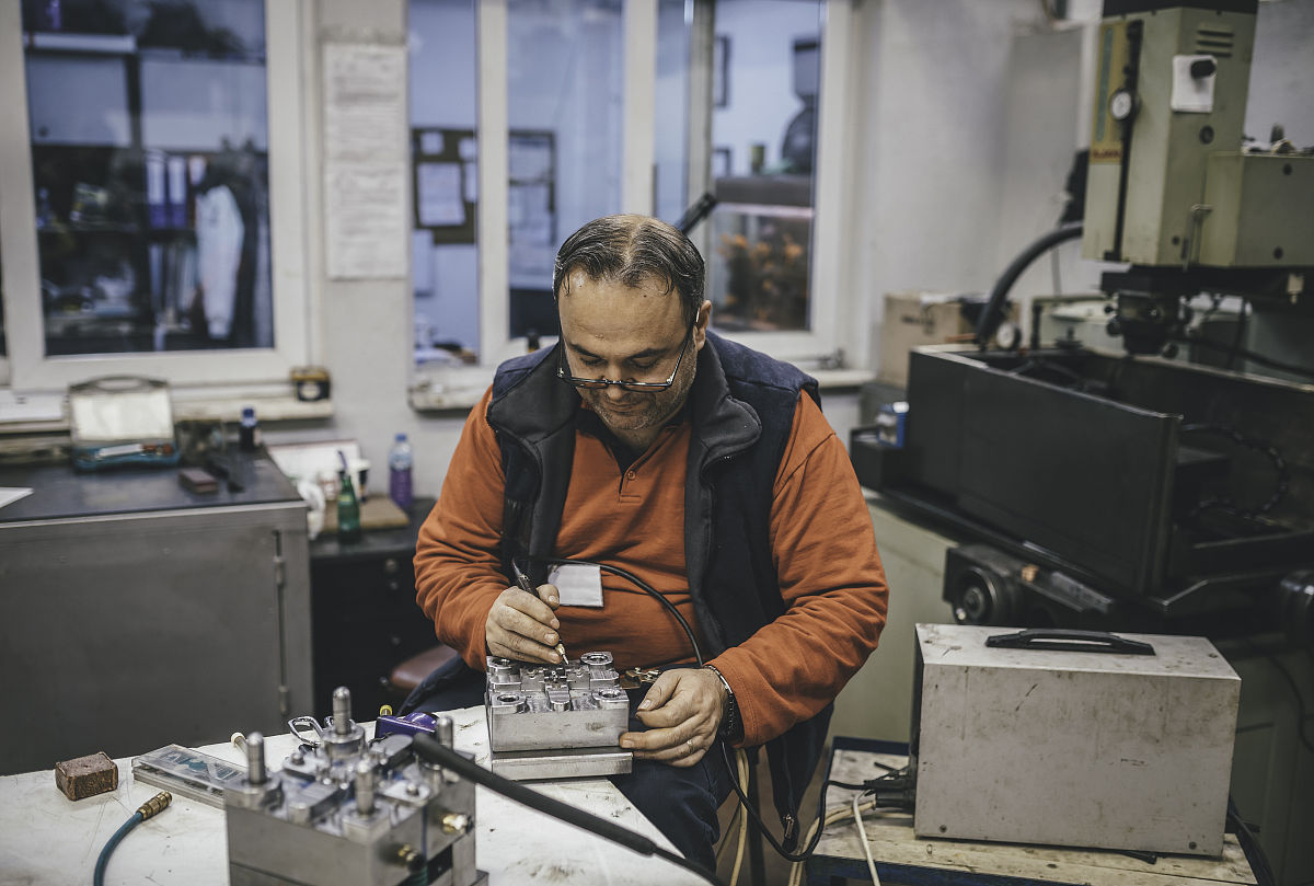 初中生就读汽车电子技术应用专业如何